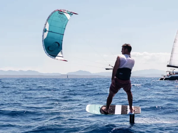 Eleveight RS+ V1 Kitesurfing Kite - Image 2